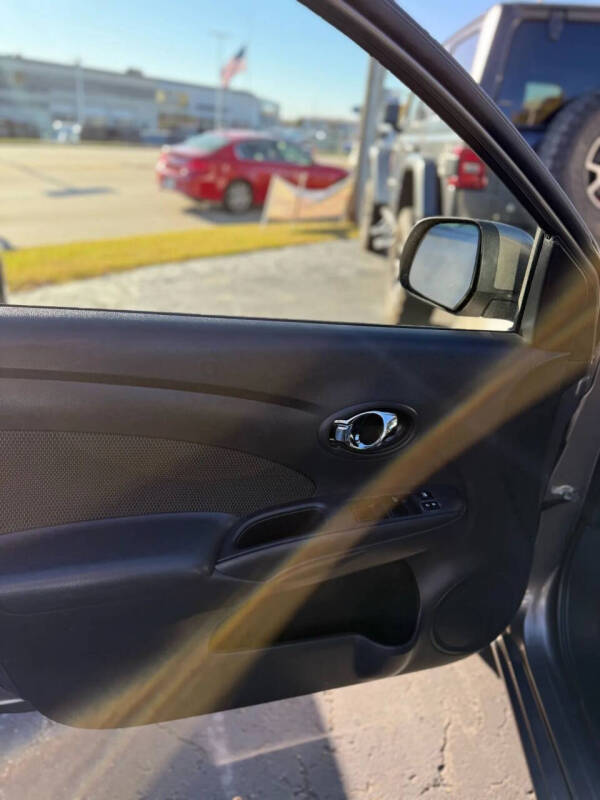 2013 Nissan Versa 1.6 S