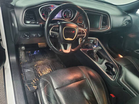 2015 Dodge Challenger SXT Plus