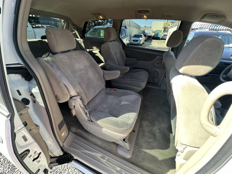 2008 Toyota Sienna LE 7-Passenger