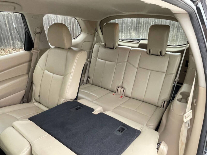 2017 Nissan Pathfinder SV