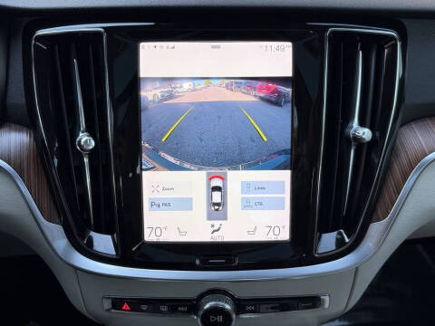 2022 Volvo S60 B5 Momentum