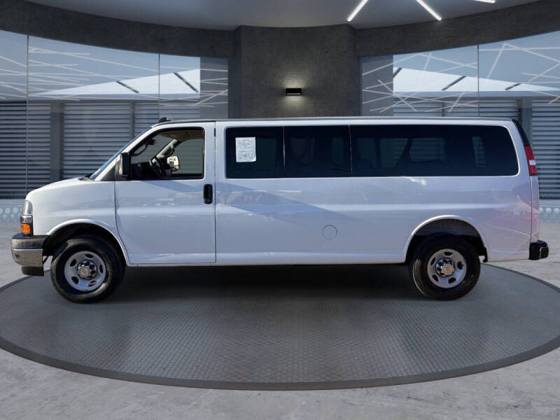 2025 Chevrolet Express LT 3500