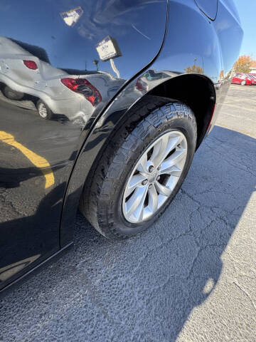 2015 Chrysler 300 Limited