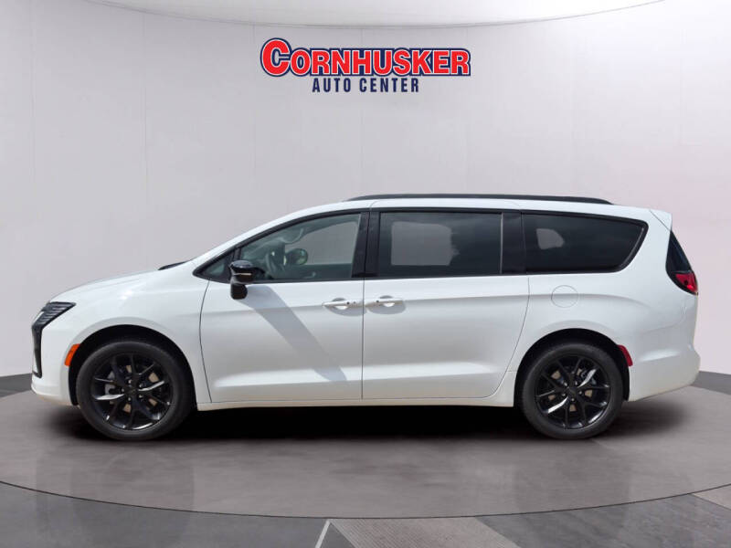 2027 Chrysler Pacifica Limited