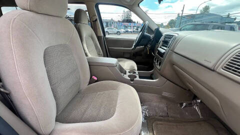 2005 Ford Explorer XLT