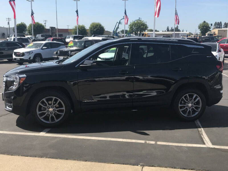 2023 GMC Terrain SLT