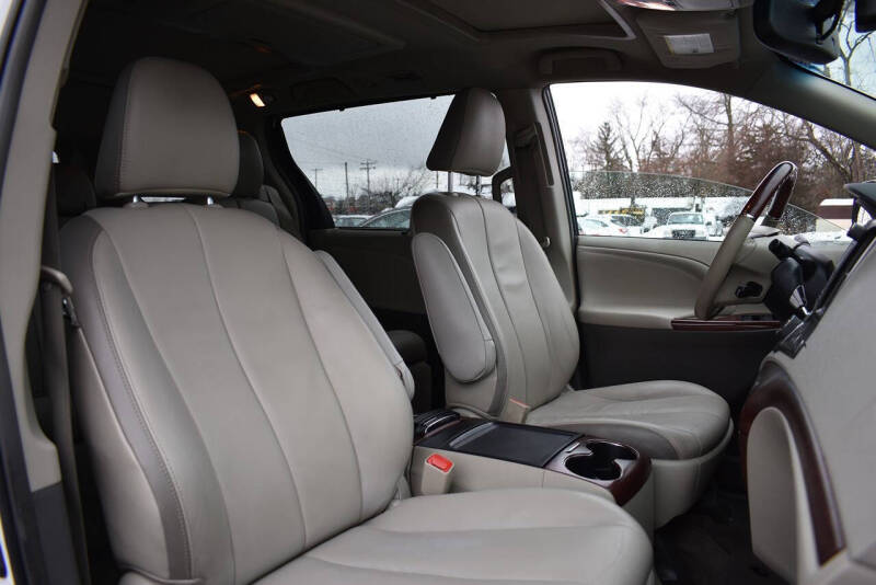2013 Toyota Sienna Limited 7-Passenger