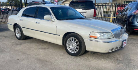 2006 Lincoln Town Car for sale at Prince Used Cars Inc in San Antonio TX