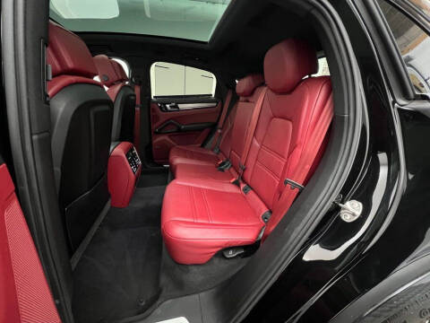 2023 Porsche Cayenne Coupe Platinum Edition