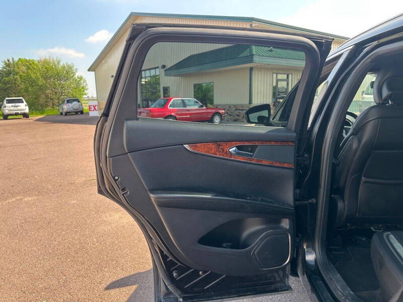 2019 Lincoln Nautilus Select