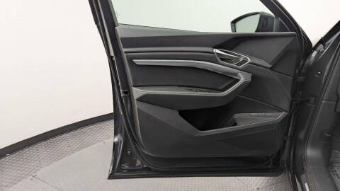 2024 Audi Q8 e-tron quattro Premium