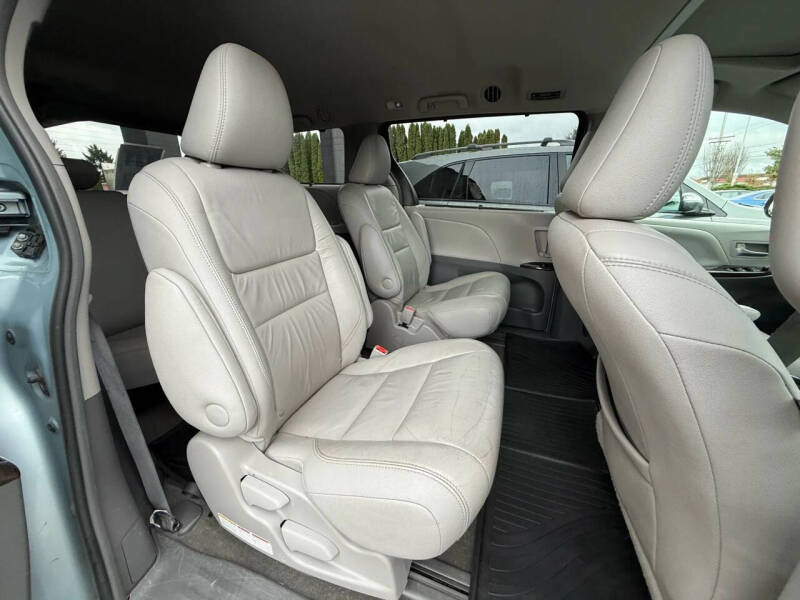 2016 Toyota Sienna