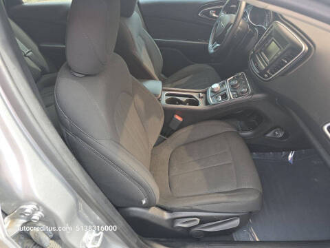 2017 Chrysler 200 LX