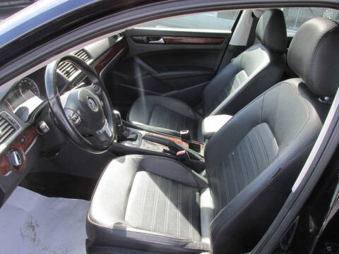 2012 Volkswagen Passat SEL PZEV