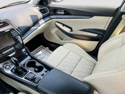 2023 Nissan Maxima 3.5 Platinum