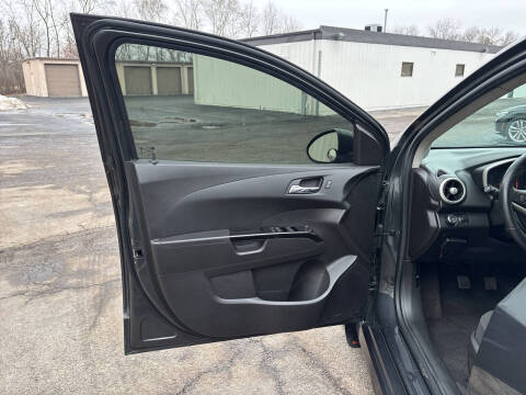 2019 Chevrolet Sonic LT Manual