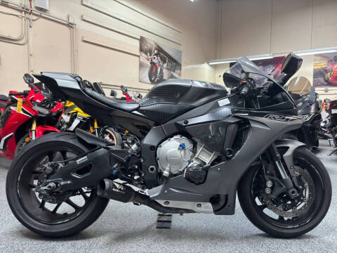 2017 Yamaha YZF-R1