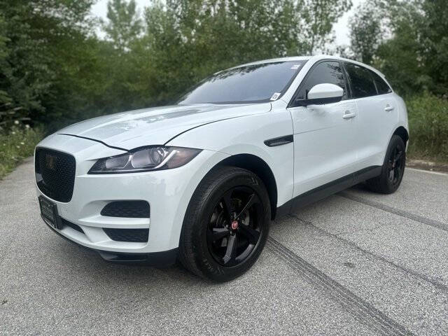 2019 Jaguar F-Pace Premium's photo