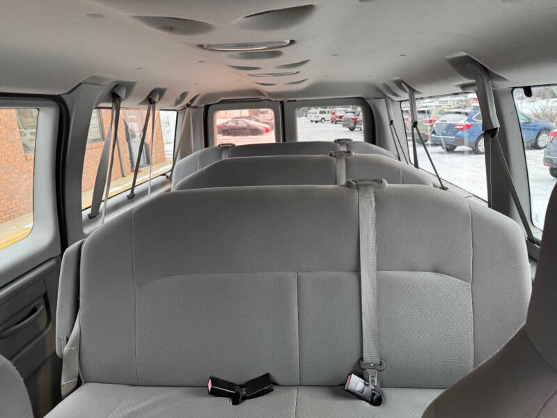 2012 Ford E-Series E-150 XLT