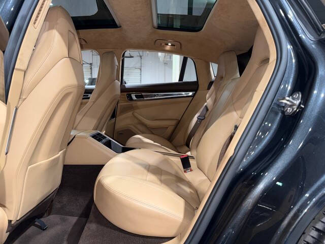 2017 Porsche Panamera Turbo