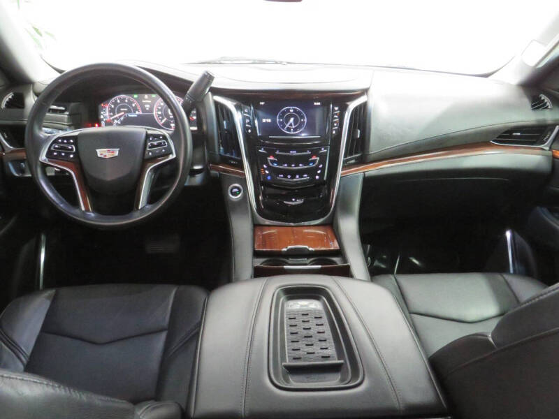 2015 Cadillac Escalade Luxury