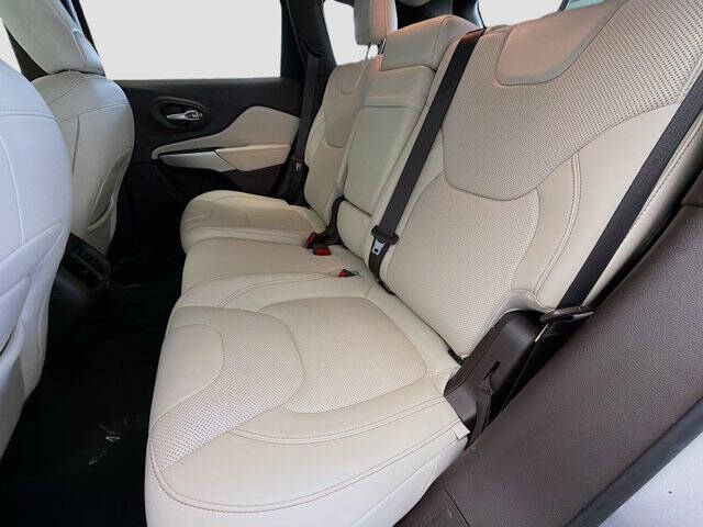 2017 Jeep Cherokee Overland