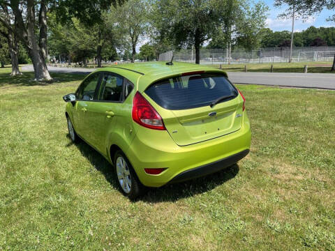 2011 Ford Fiesta SE