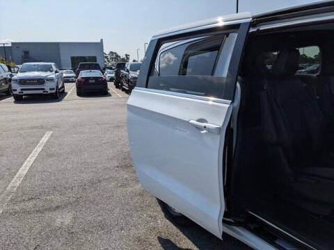 2025 Chrysler Pacifica Plug-In Hybrid