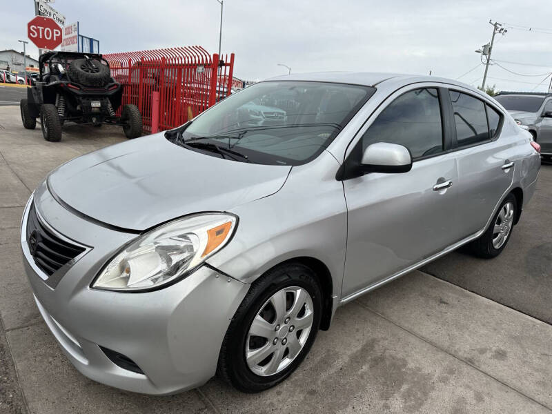 2014 Nissan Versa 1.6 SV