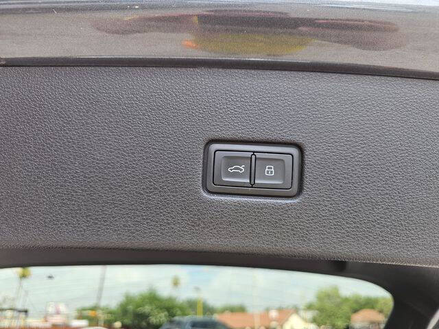 2022 Audi Q8 quattro Premium Plus 55 TFSI