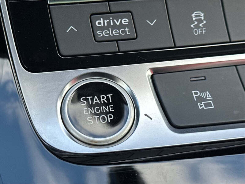 2021 Audi Q8 quattro Premium 55 TFSI