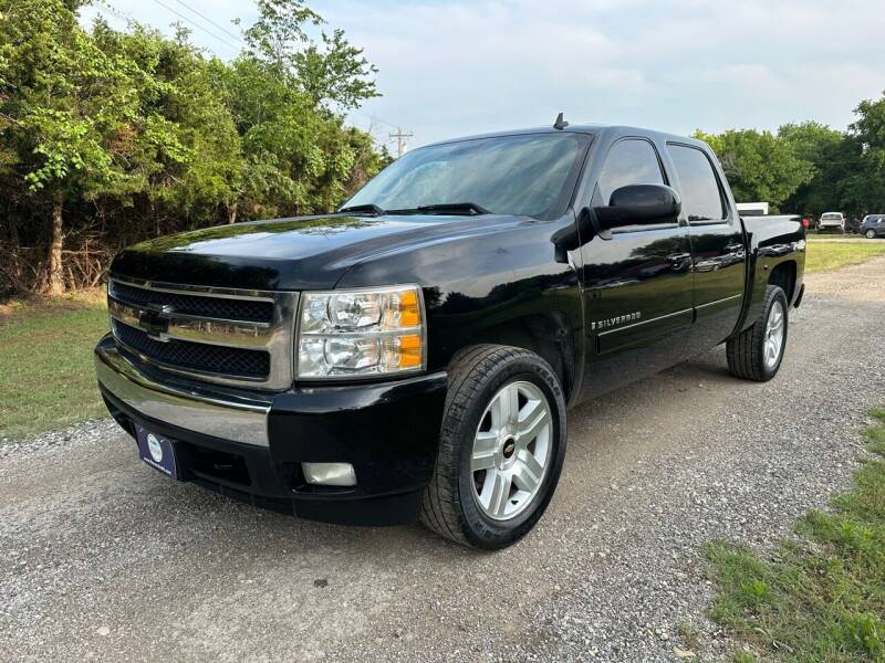2008 Chevrolet Silverado 1500 for sale at The Car Shed in Burleson TX