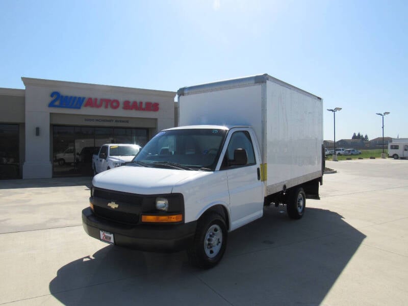 2017 Chevrolet Express Cutaway Base's photo