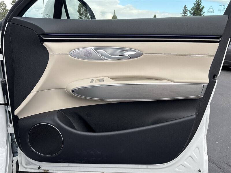 2026 Genesis GV70