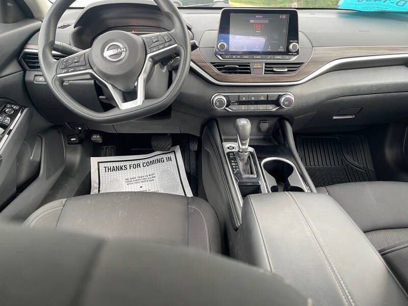 2023 Nissan Altima 2.5 SV