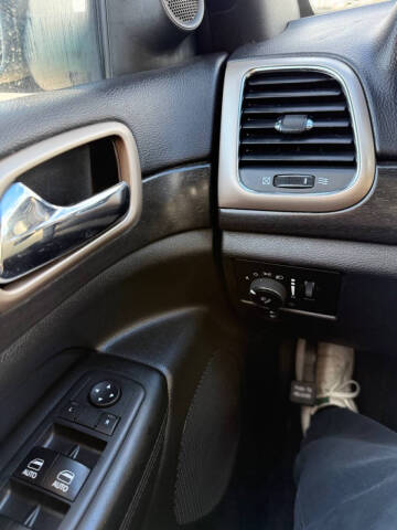 2017 Jeep Grand Cherokee Laredo