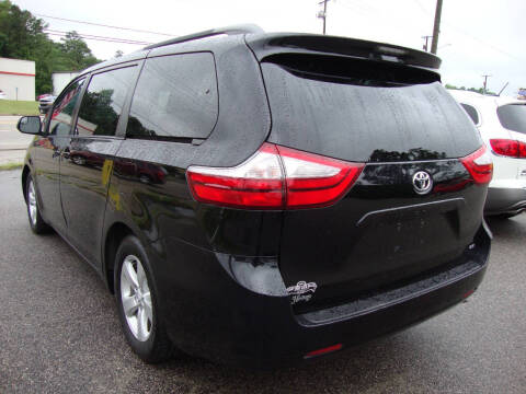 2016 Toyota Sienna LE 8-Passenger