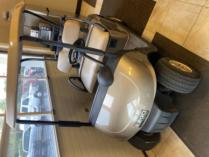 2016 E-Z-GO RXV