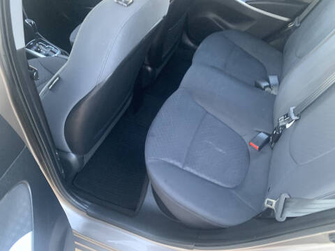 2014 Hyundai Accent SE