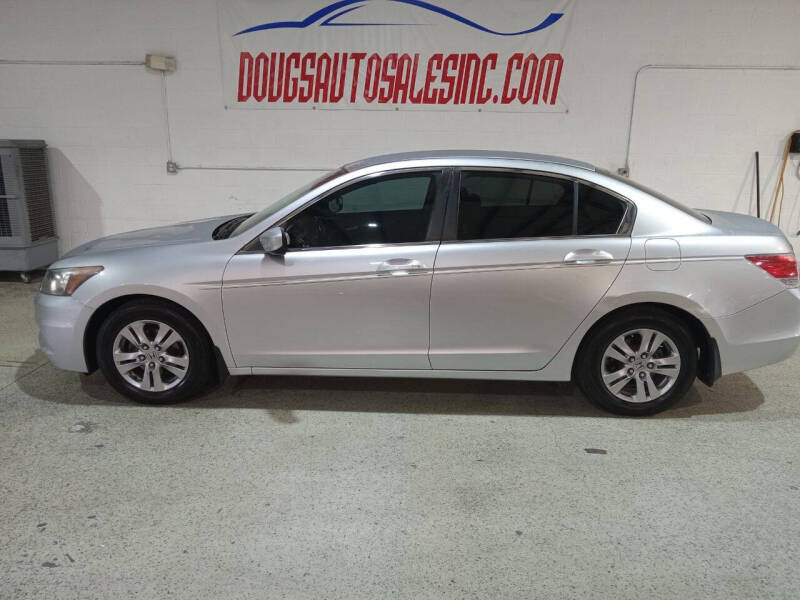 2011 Honda Accord for sale at DOUG'S AUTO SALES INC in Pleasant View TN