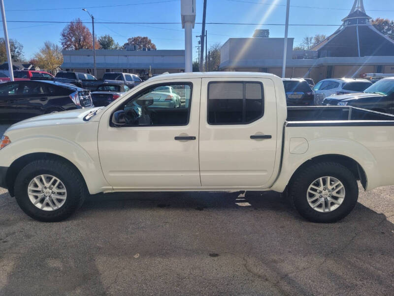 2016 Nissan Frontier SV photo 4