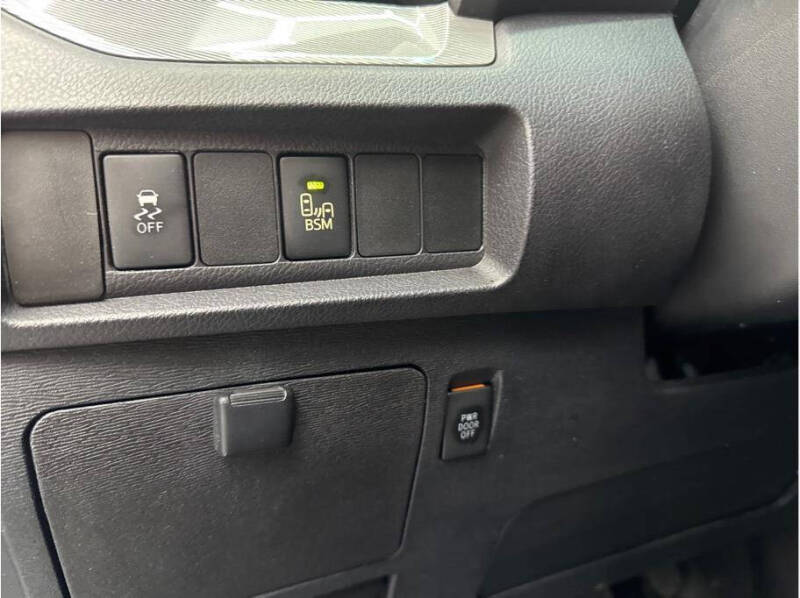 2017 Toyota Sienna SE Premium 8-Passenger