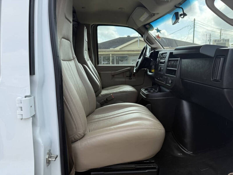 2023 Chevrolet Express 2500