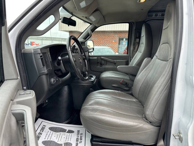 2023 GMC Savana 2500