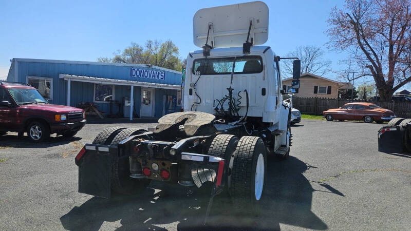 2015 Freightliner M2 106