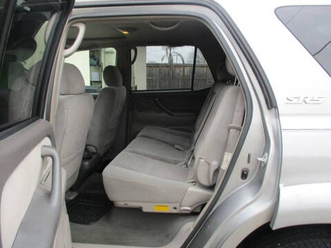 2005 Toyota Sequoia SR5