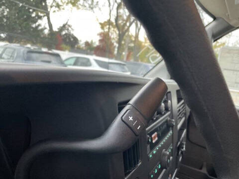 2025 Chevrolet Express 2500