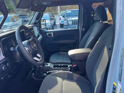 2024 Jeep Wrangler Sahara 4xe