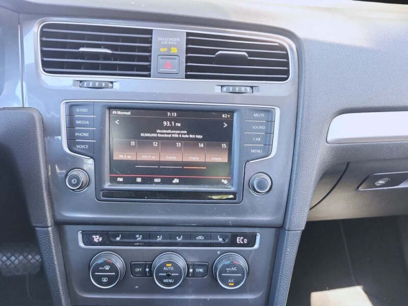 2016 Volkswagen e-Golf SE