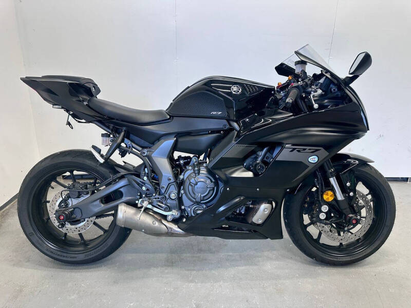 2025 Yamaha YZF-R7